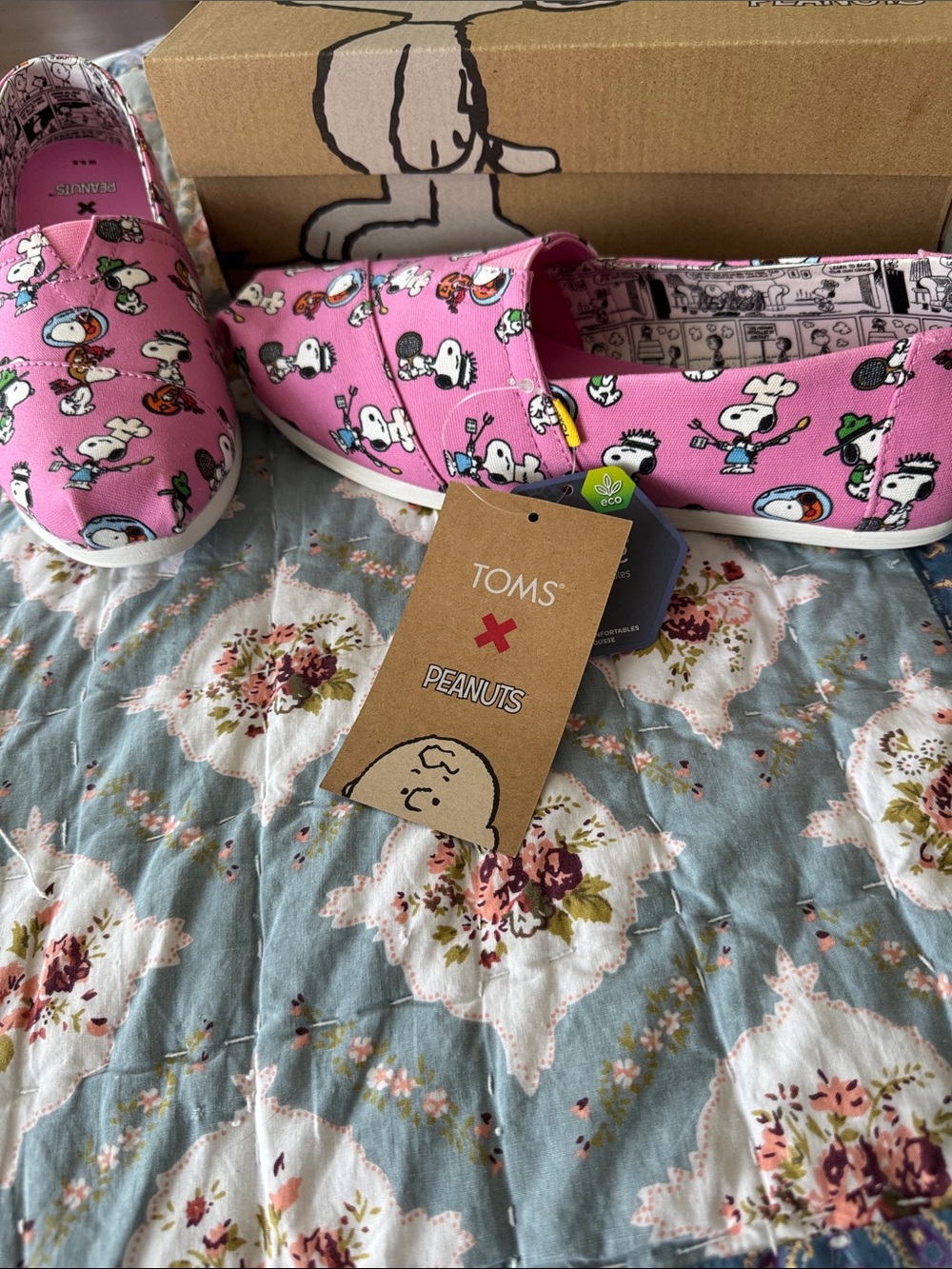 NWT Toms Pink Peanuts Slip-On Shoes - Picture 2 of 5